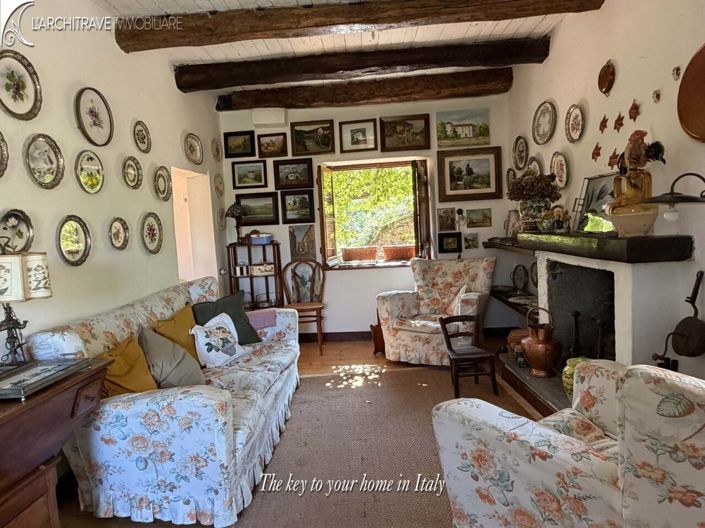 Image No.6-2 Bed House for sale