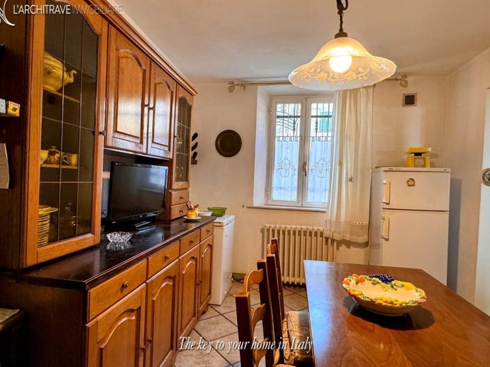 Image No.4-4 Bed House for sale