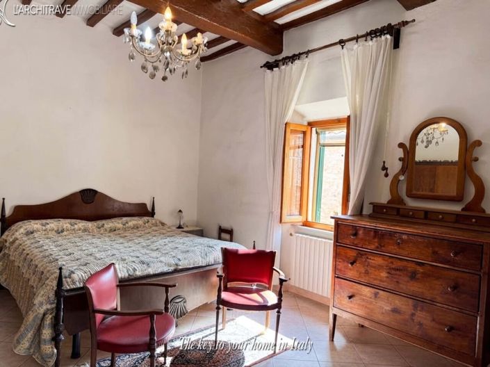 Image No.17-3 Bed House for sale