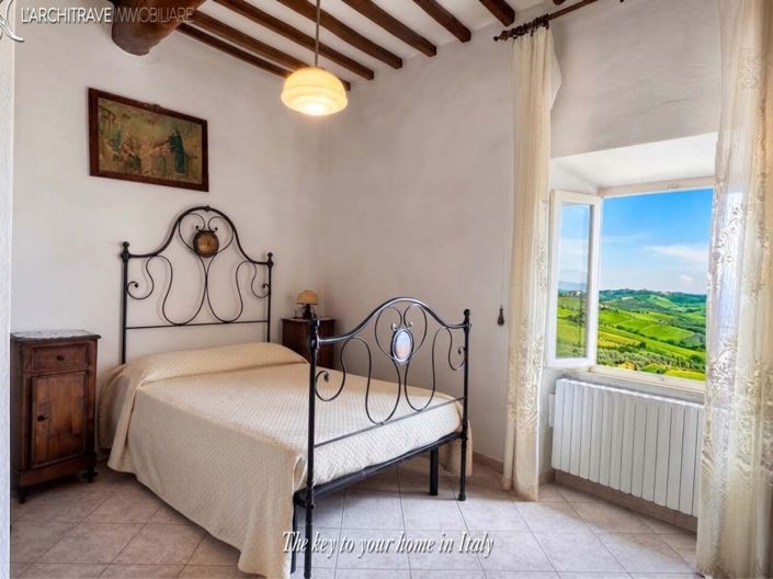 Image No.19-3 Bed House for sale