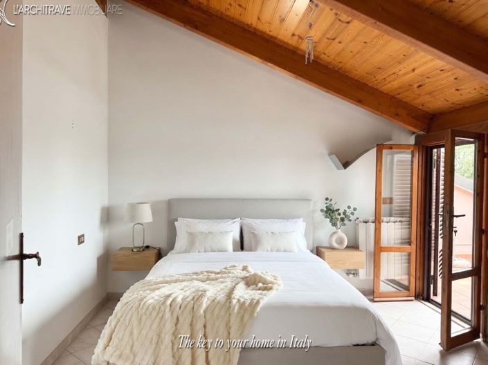 Image No.13-2 Bed House for sale