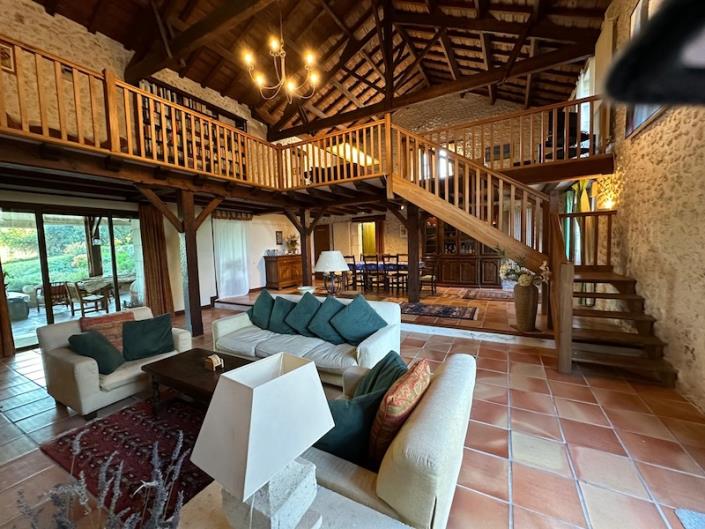 Image No.7-5 Bed Country House for sale