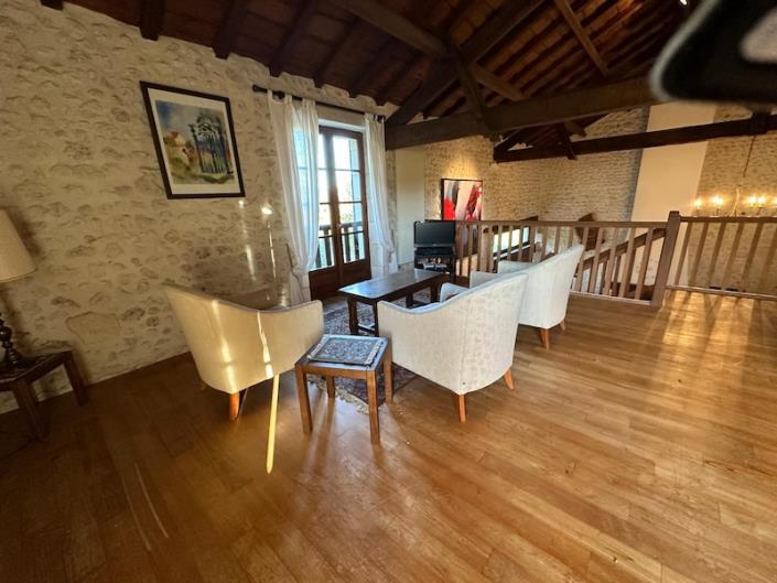 Image No.10-5 Bed Country House for sale