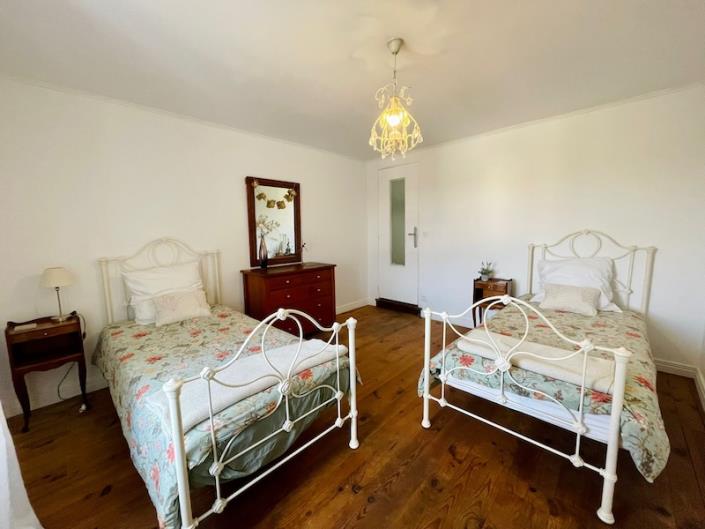 Image No.6-4 Bed House for sale