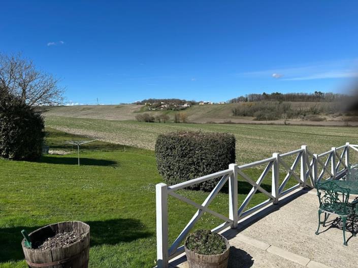 Image No.2-4 Bed Country House for sale