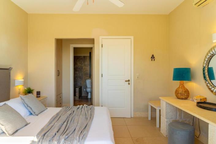 Image No.5-2 Bed Villa for sale