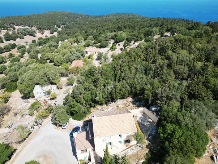 Image No.2-Villa de 4 chambres à vendre à Antipata