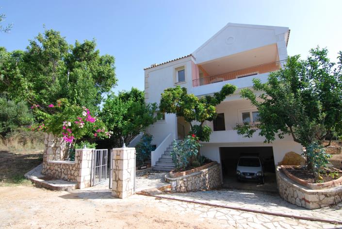 Image No.3-6 Bed Property for sale