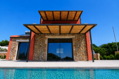 Villa_with_pool_in-Pessada_for_Sale--35-
