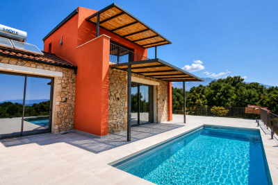 Villa_with_pool_in-Pessada_for_Sale--37-