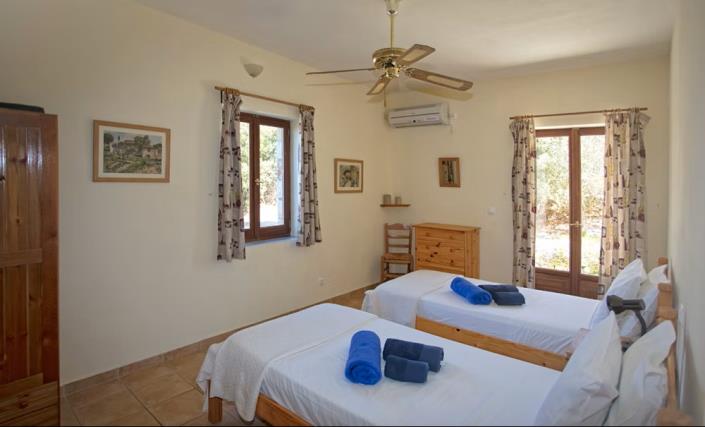 Image No.12-5 Bed Villa / Detached for sale