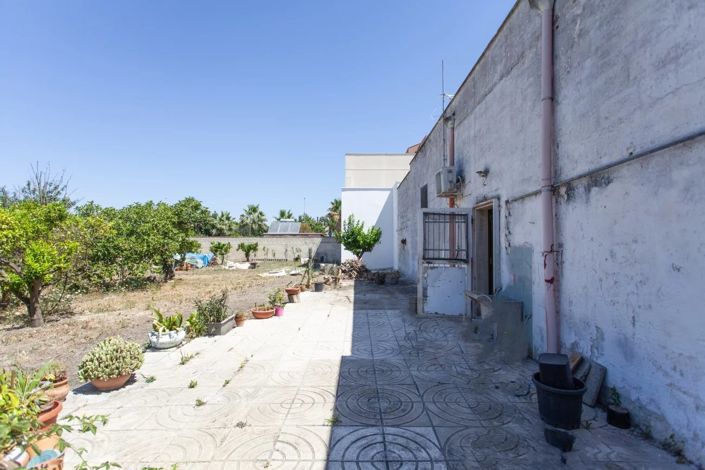 Image No.23-2 Bed House for sale