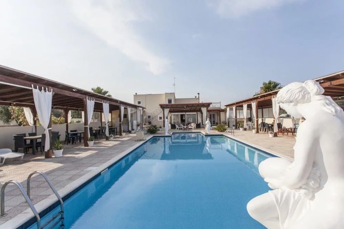 Villa with pool and turnkey B&B for sale near Oria