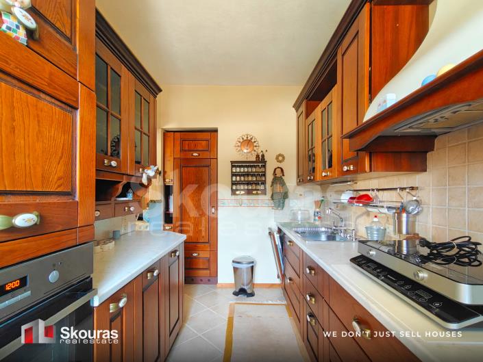 Image No.11-3 Bed House for sale