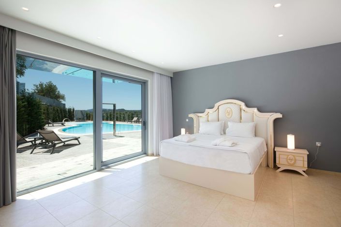 Image No.9-4 Bed House for sale