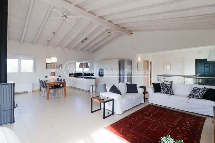 Image No.7-4 Bed House for sale