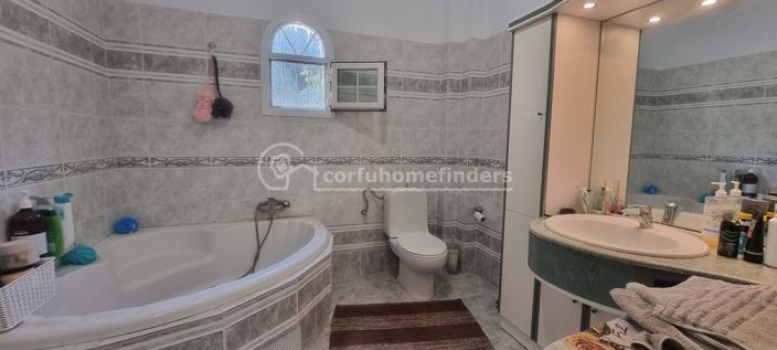 Image No.14-3 Bed House for sale