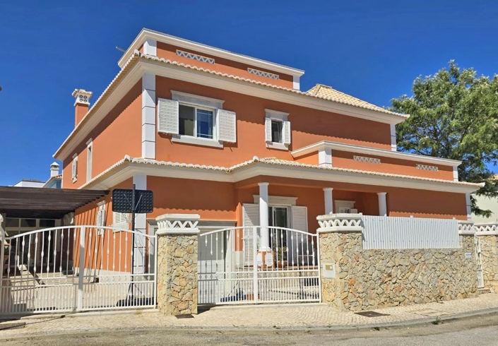 Image No.10-4 Bed Villa for sale