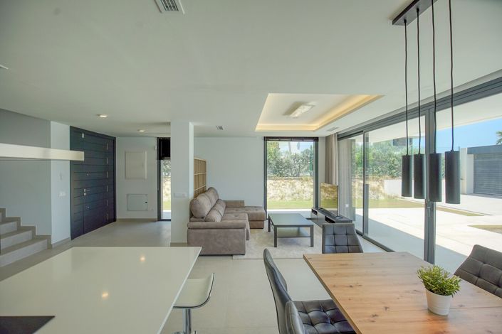 Image No.6-4 Bed Villa for sale
