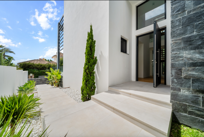 Image No.3-6 Bed Villa for sale