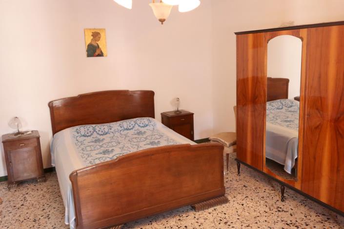 Image No.20-4 Bed Townhouse for sale