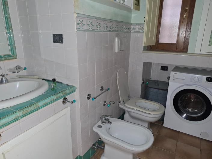 Image No.11-1 Bed Townhouse for sale