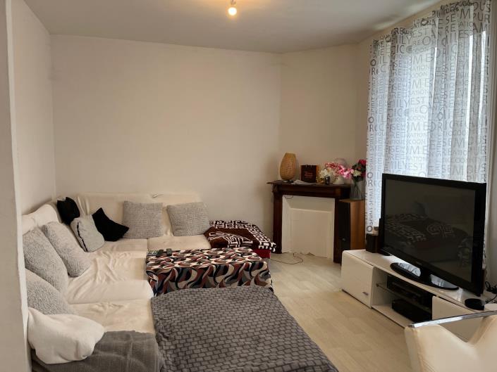 Image No.5-3 Bed Village House for sale