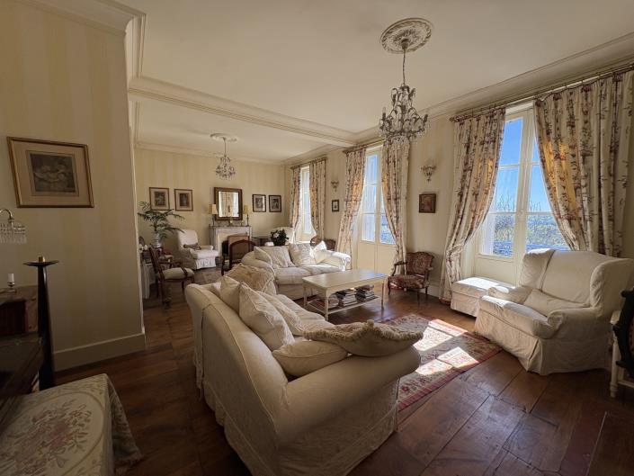 Image No.8-5 Bed Village House for sale