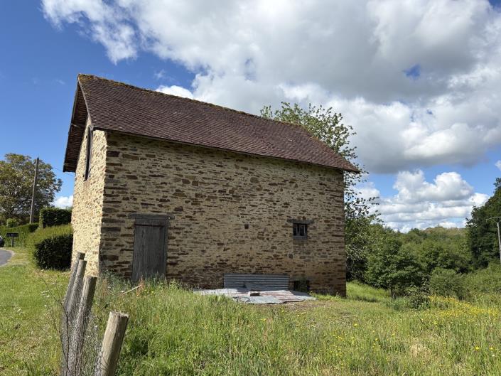 Image No.14-3 Bed Farmhouse for sale