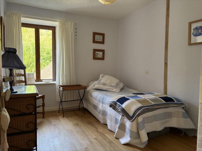Image No.11-3 Bed Country Property for sale