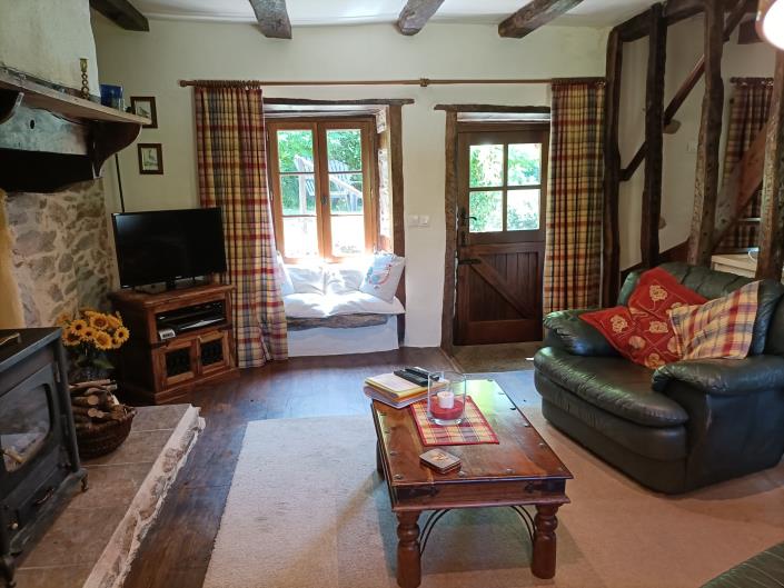 Image No.28-3 Bed Country Property for sale