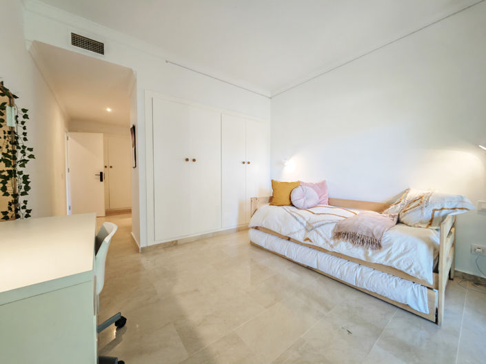 Image No.15-4 Bed Townhouse for sale