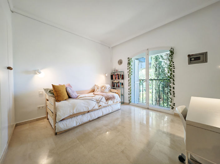 Image No.16-4 Bed Townhouse for sale