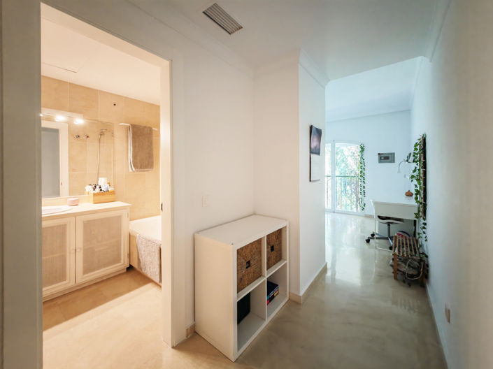 Image No.18-4 Bed Townhouse for sale