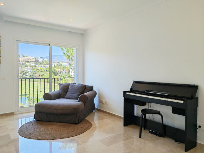 Image No.21-4 Bed Townhouse for sale
