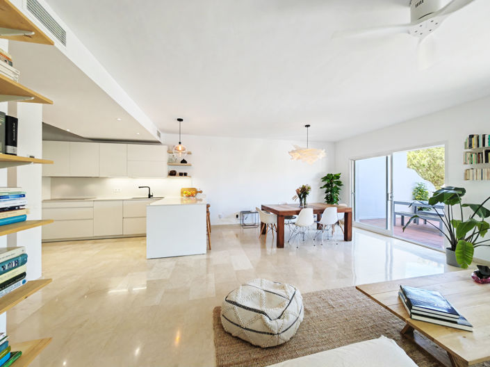 Image No.4-4 Bed Townhouse for sale