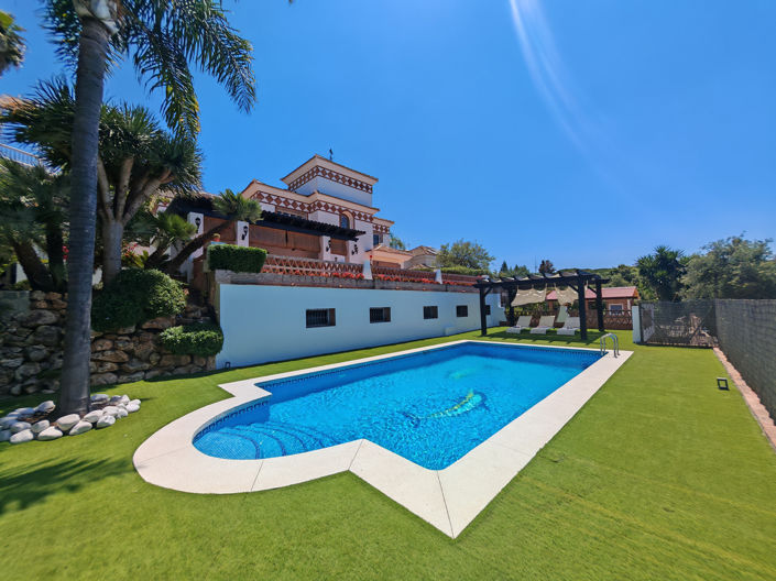 Image No.2-Villa de 4 chambres à vendre à Marbella