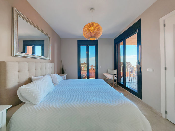 Image No.8-3 Bed Property for sale