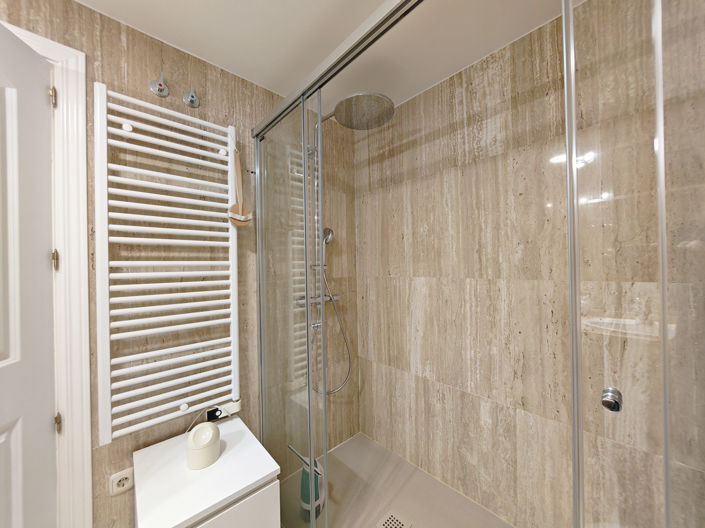 Image No.14-2 Bed Property for sale