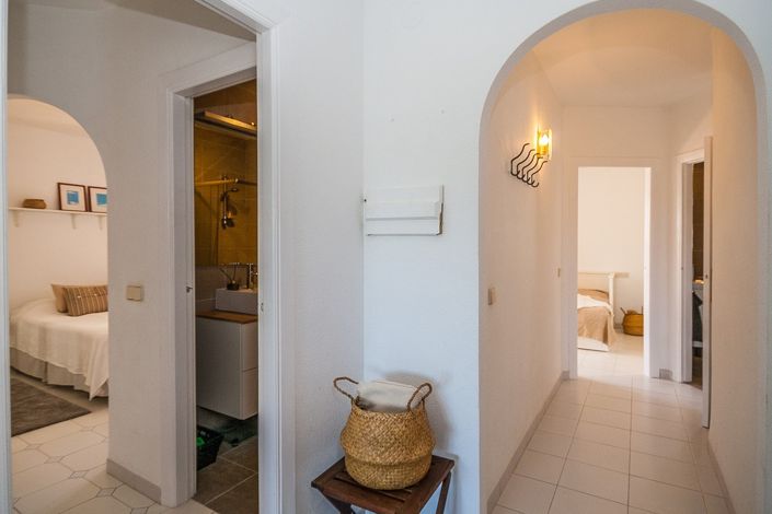 Image No.8-2 Bed Apartment for sale