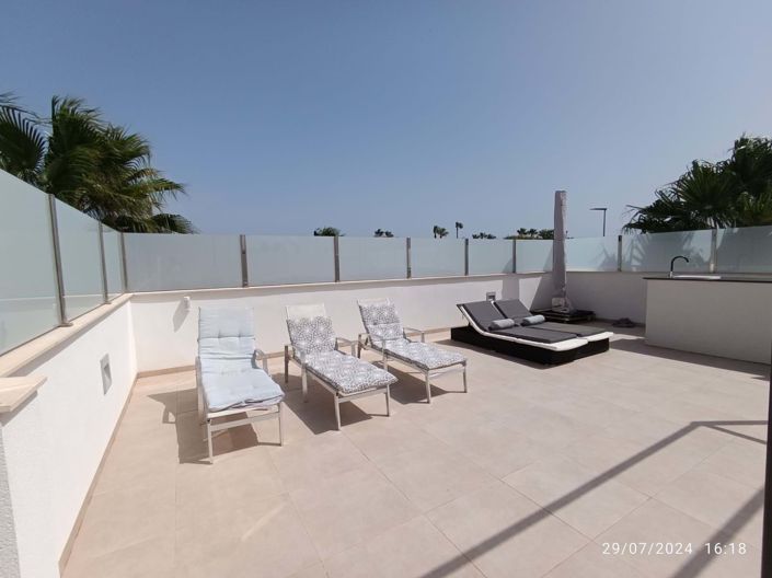 Image No.7-3 Bed Townhouse for sale