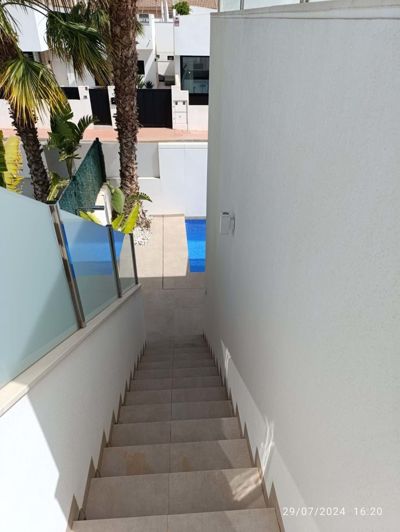 Image No.8-3 Bed Townhouse for sale