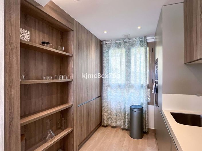 Image No.13-3 Bed Townhouse for sale
