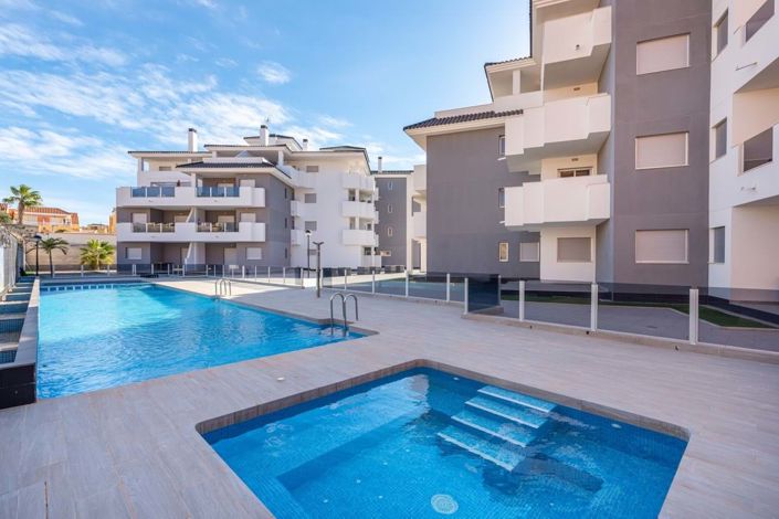 Image No.20-2 Bed Apartment for sale