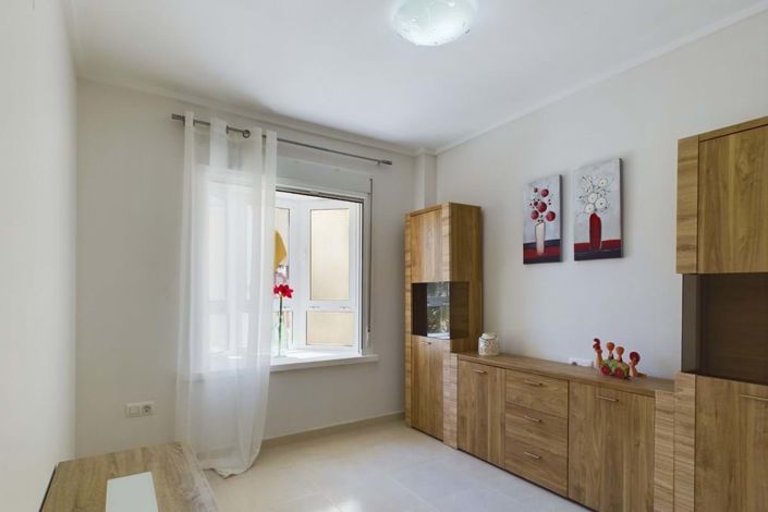 Image No.21-3 Bed Apartment for sale