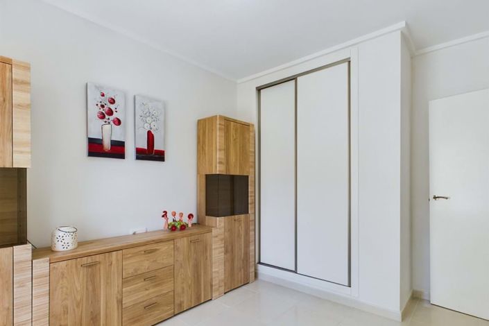 Image No.22-3 Bed Apartment for sale