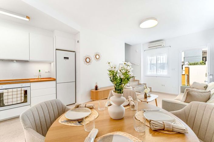 Image No.7-2 Bed Townhouse for sale