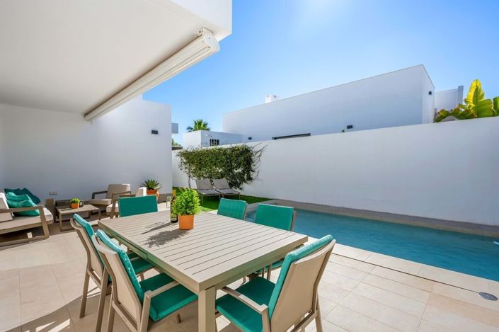 Image No.3-3 Bed Villa for sale
