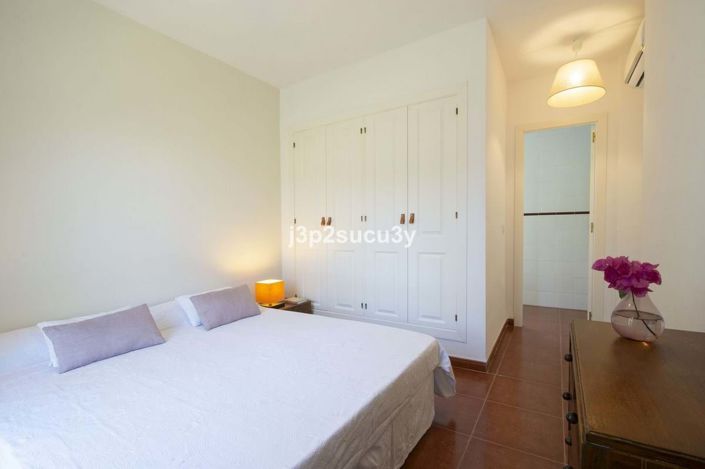 Image No.18-3 Bed Semi-Detached for sale