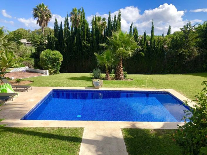 Image No.3-Villa de 4 chambres à vendre à Estepona